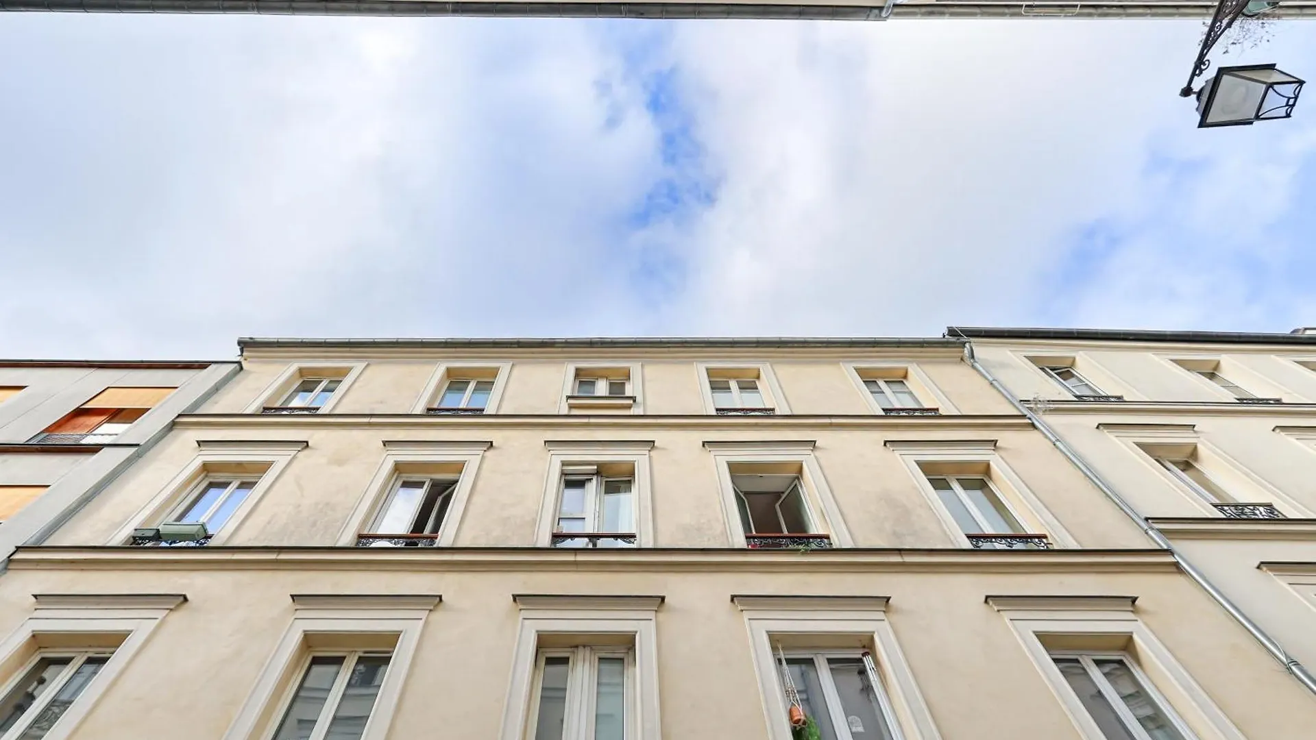 Appartement De Charme 2Br Canal Saint Martin Paris Apartment